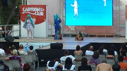 Cosplay un po' particolare di Lamù sul palco 2
