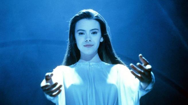 space-vampires-lifeforce-film-movie-1985-horror-sci-fi-space-girl-mathilda-may