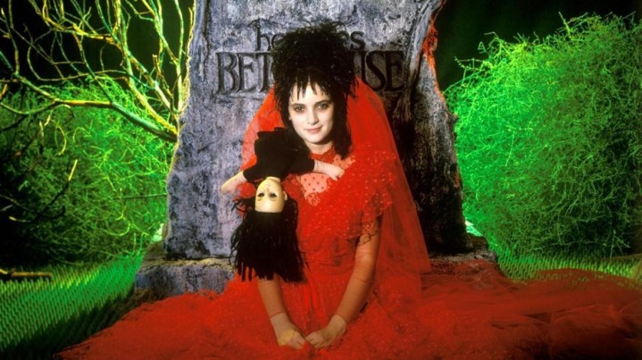 Beetlejuice-Beetlejuice-Spiritello-porcello-film-movie-1988-horror-comedy-fantasy-warner-bros-lydia-deetz-winona-ryder