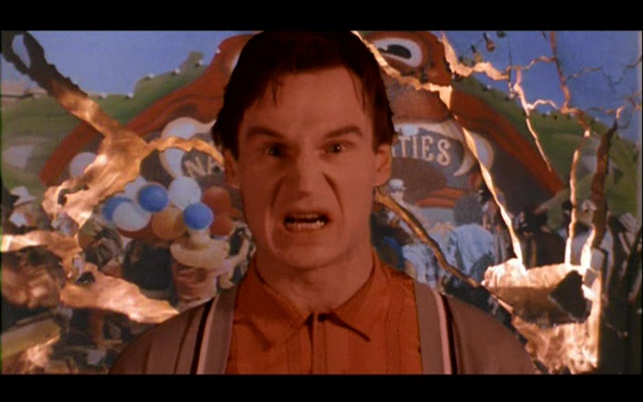 Darkman-film-movie-1990-action-azione-drama-drammatico-thriller-sci-fi-fantascienza-liam-neeson-peyton-westlake-1