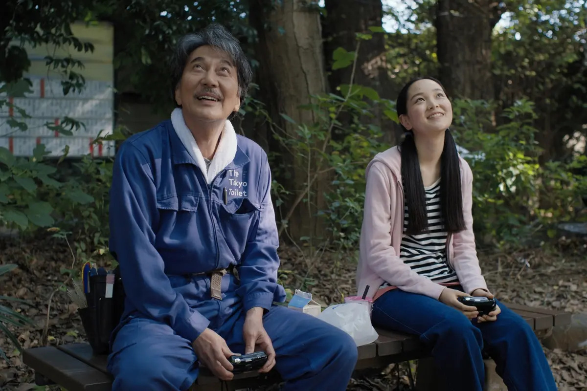 Perfect-Days-film-movie-2023-drama-drammatico-wim-wenders-hirayama-koji-yakusho-niko-arisa-nakano