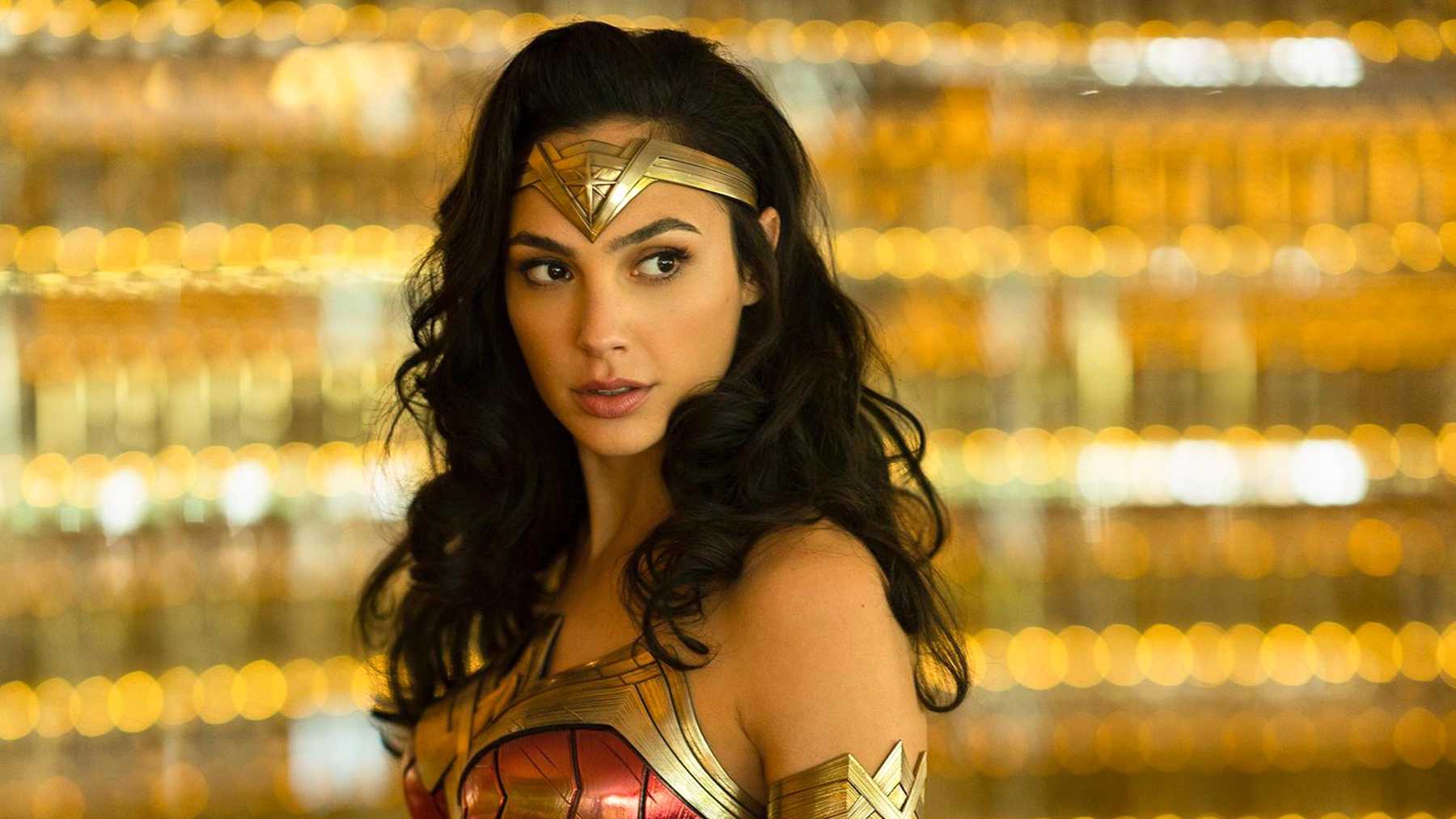 Wonder-Woman-1984-film-movie-2020-action-fantasy-sci-fi-superhero-dc-comics-diana-prince-gal-gadot