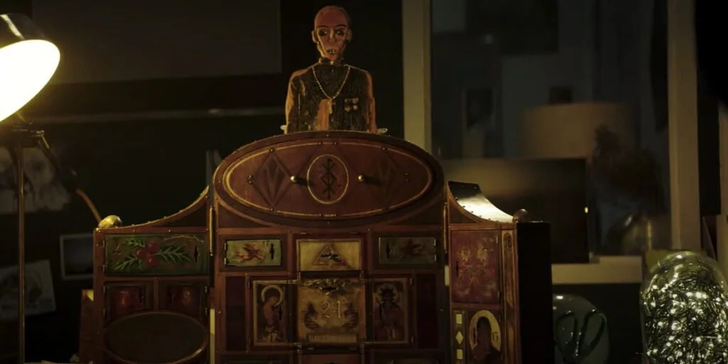 Bloody-Calendar-The-Advent-Calendar-Le-Calendrier-film-movie-2021-horror-ich