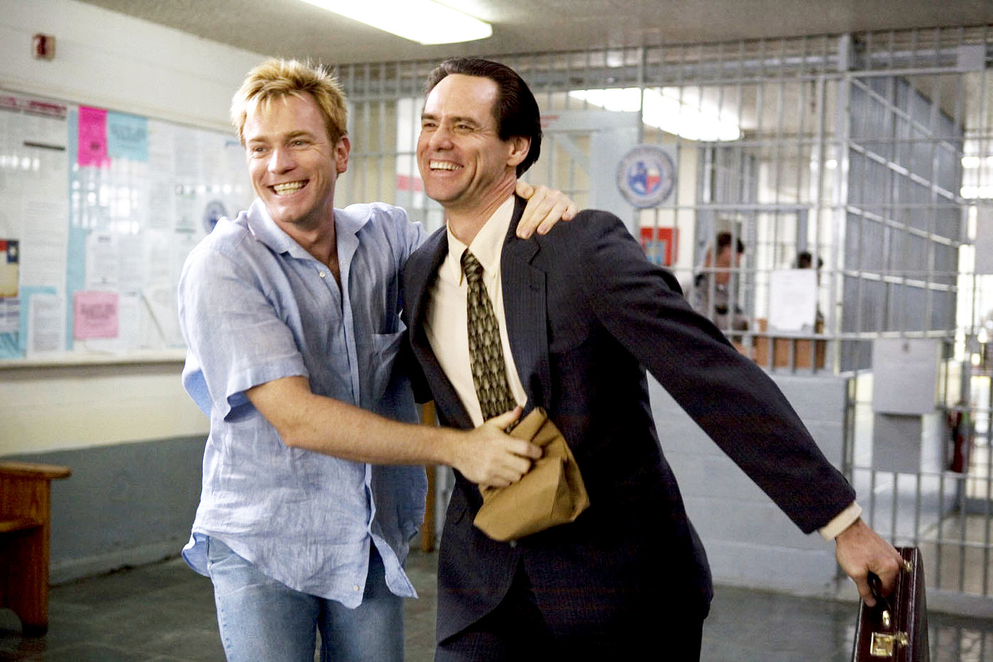 Colpo-di-fulmine-il-mago-della-truffa-I-love-you-Phillip-Morris-movie-film-2009-comedy-noir-steven-russell-jim-carrey-ewan-mcgregor-2