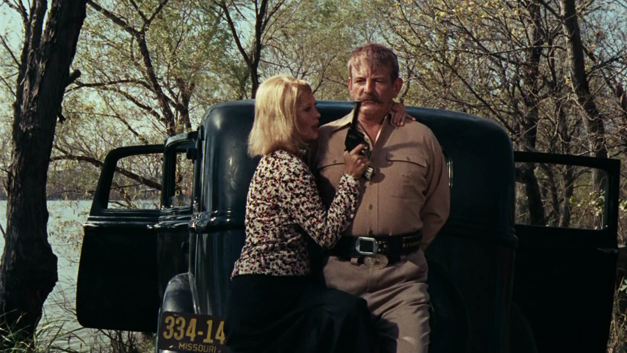 Gangster-Story-Bonnie-&-Clyde-film-movie-1967-noir-crime-biographical-bonnie-parker-faye-dunaway-frank-hamer-denver-pyle